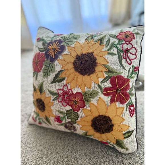 Pier‎ 1 Floral Embroidered beads Pillow Sunflower Accent Decorative Throw - Picture 1 of 7